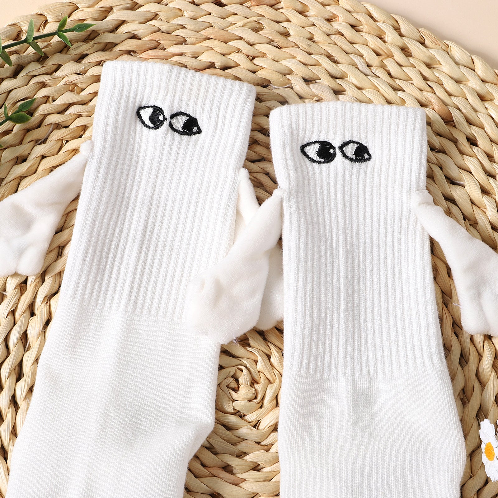 Men's And Women's Fashion Simple Magnet Socks